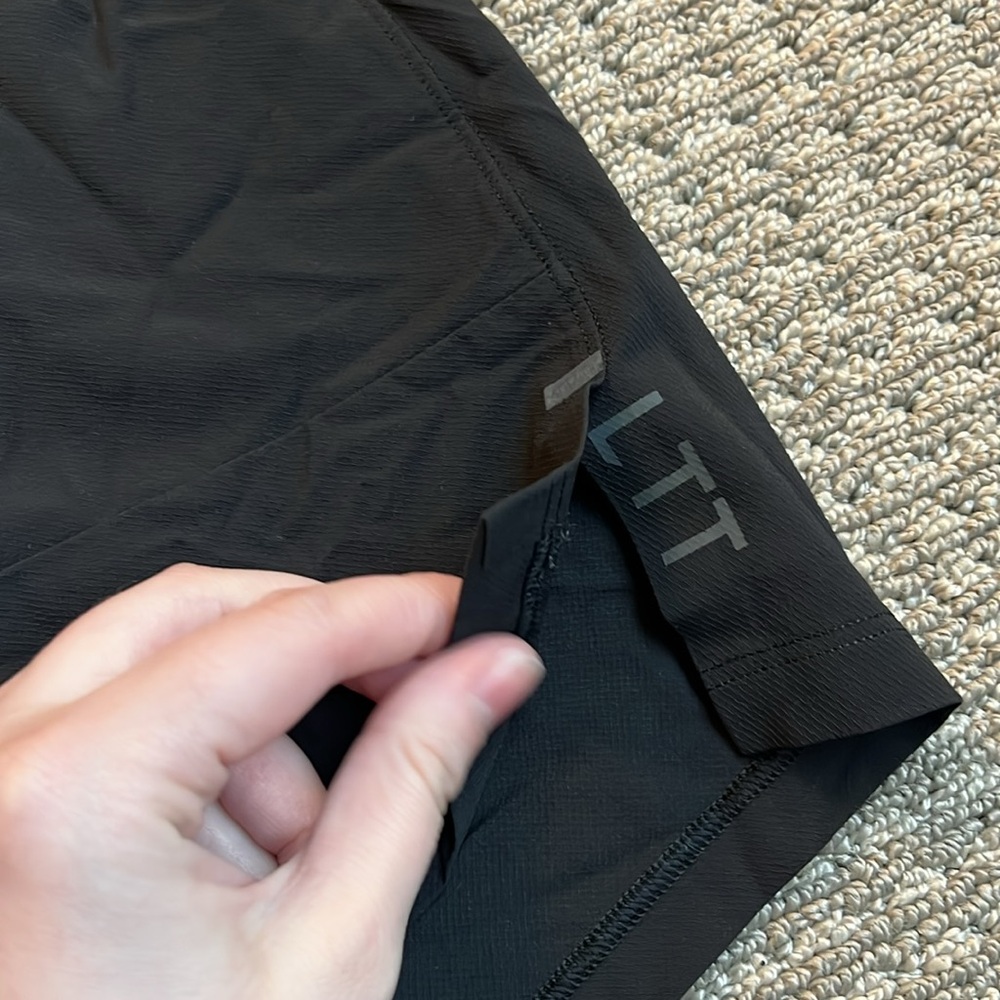 Men’s Lululemon License to Train Black 7” Athletic Shorts - Picture 5 of 15